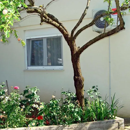 Meli Apartment